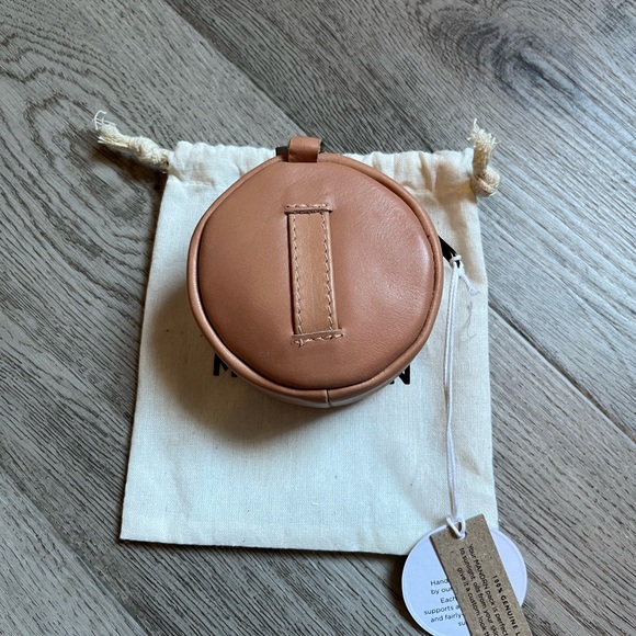 Mandrn Rover Pouch. Peach. - Picture 2 of 4